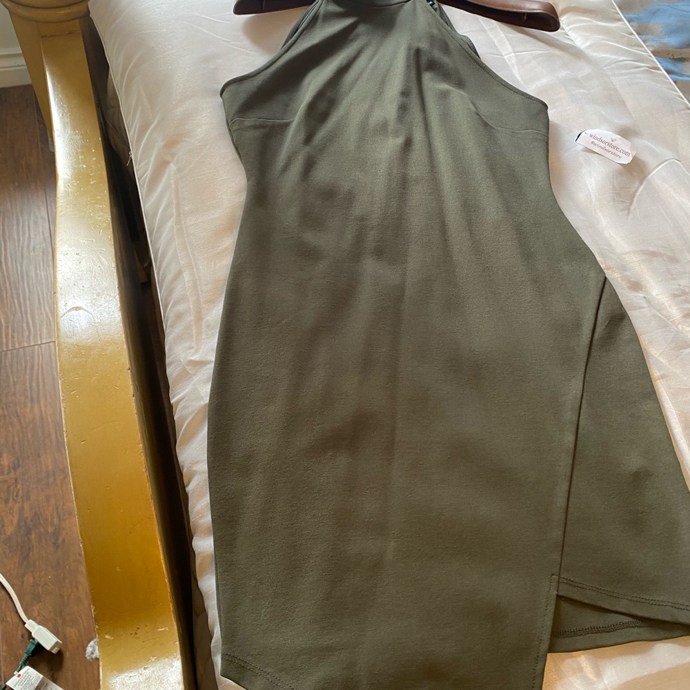 Dress - Picture 3 of 4